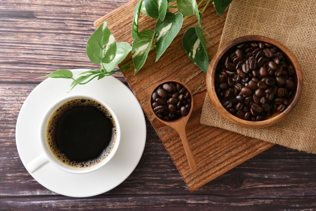 コーヒーとコーヒー豆の写真